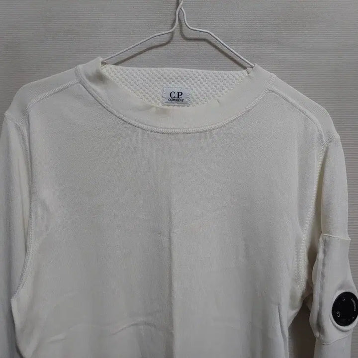 [BUNJANG] C.P. Company White Lens Emblem Sweatshirt / C.P. 컴퍼니 화이트 렌즈 와펜 ㅁ9ㅁ투맨