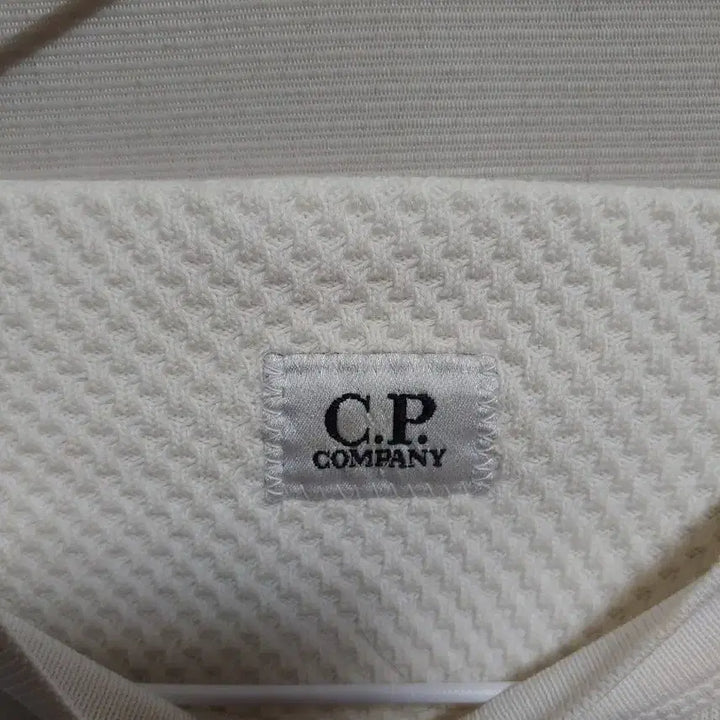 [BUNJANG] C.P. Company White Lens Emblem Sweatshirt / C.P. 컴퍼니 화이트 렌즈 와펜 ㅁ9ㅁ투맨