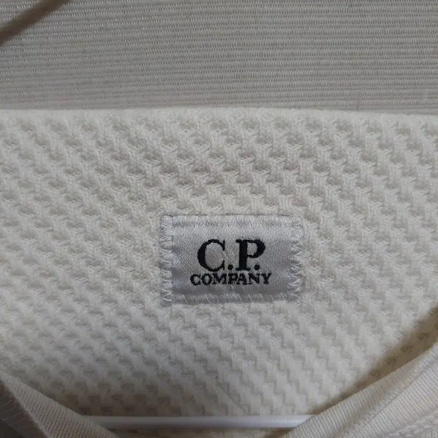 [BUNJANG] C.P. Company White Lens Emblem Sweatshirt / C.P. 컴퍼니 화이트 렌즈 와펜 ㅁ9ㅁ투맨