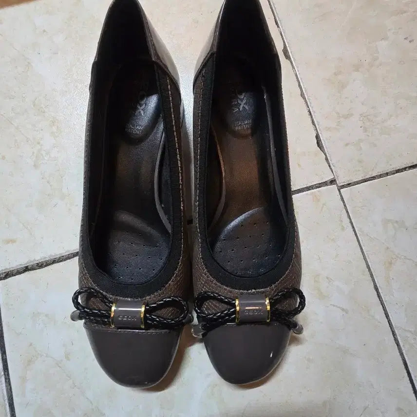 [BUNJANG] GEOX Brown Ribbon Heels - Size 35 / GEOX 제옥스 브라운 리본 구두 35 사이즈