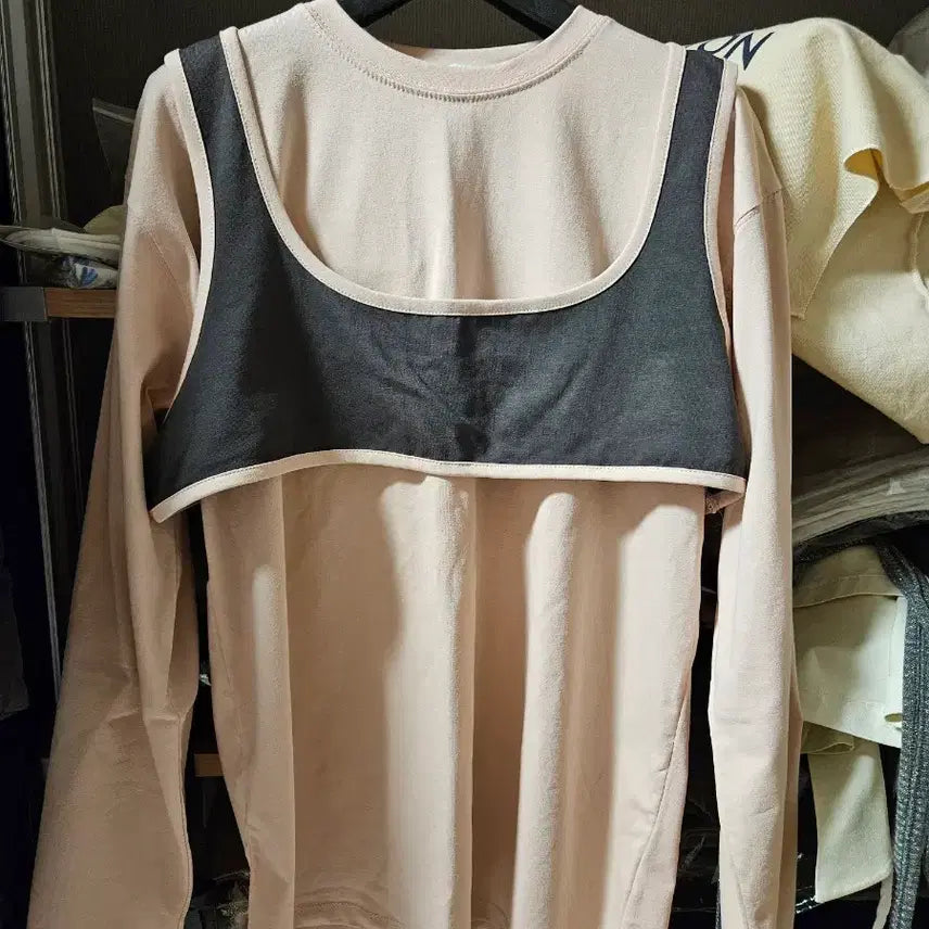 [BUNJANG] V-neck Bustier T-shirt / 뷔스티에 티셔츠(새상품)