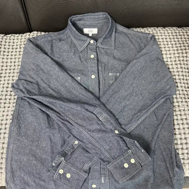 [SOLD OUT] 무탠다드 샴브레이 워크 셔츠