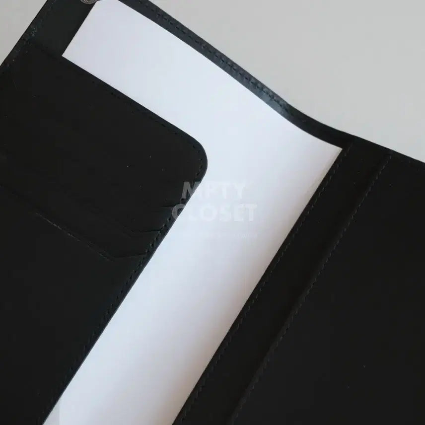 [BUNJANG] Juun.J Leather Passport Wallet / juun.j 준지 가죽 여권 지갑