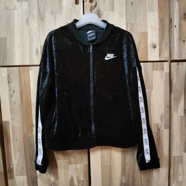 [BUNJANG] Nike Velvet Black Track Jacket / 택포)나이키 벨벳 블랙 트랙 집업 자켓L
