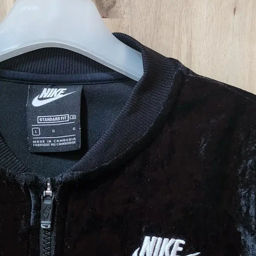 [BUNJANG] Nike Velvet Black Track Jacket / 택포)나이키 벨벳 블랙 트랙 집업 자켓L