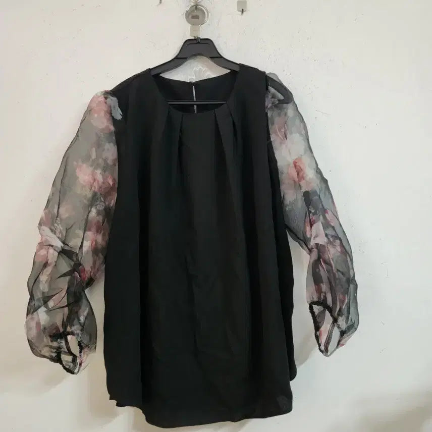 [BUNJANG] Floral See-Through Puff Sleeve Blouse / 플라워 시스루 블랙 블라우스 퍼프소매