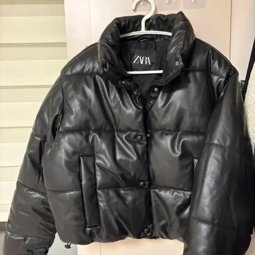 [BUNJANG] ZARA Leather Puffer Jacket / 자라 블랙 레더 푸퍼 패딩 S