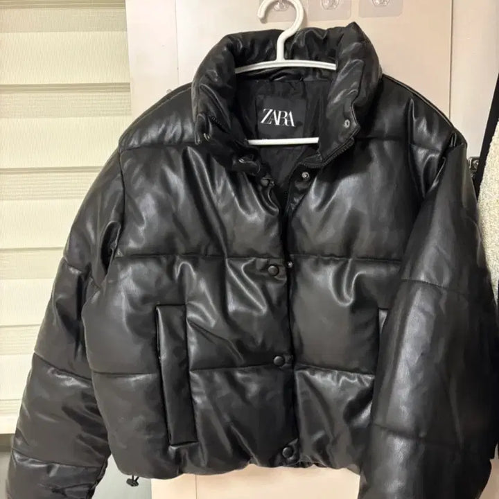 [BUNJANG] ZARA Leather Puffer Jacket / 자라 블랙 레더 푸퍼 패딩 S