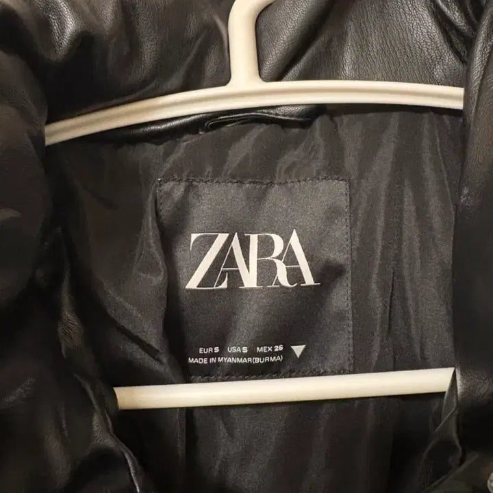 [BUNJANG] ZARA Leather Puffer Jacket / 자라 블랙 레더 푸퍼 패딩 S