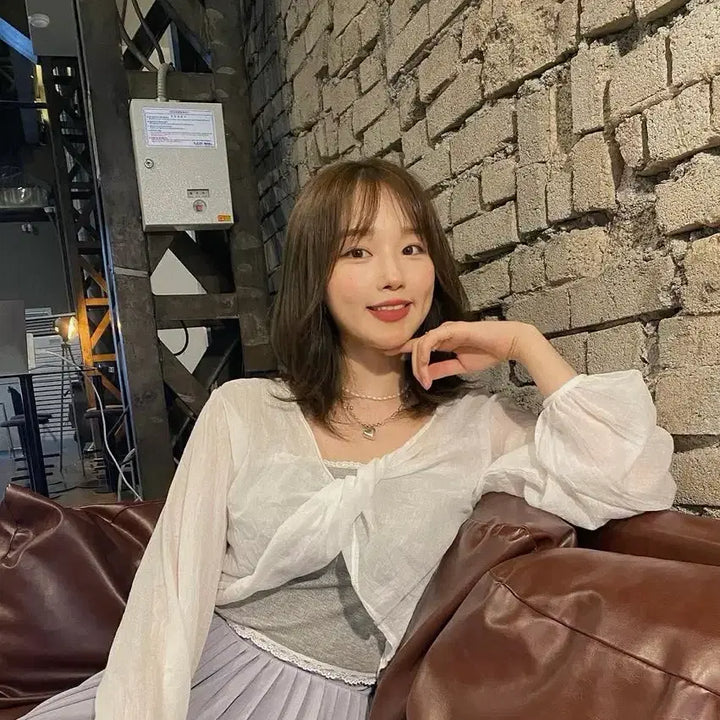 [BUNJANG] Twisted Blouse and Tank Top Set / 꼬임 블라우스 나시 세트