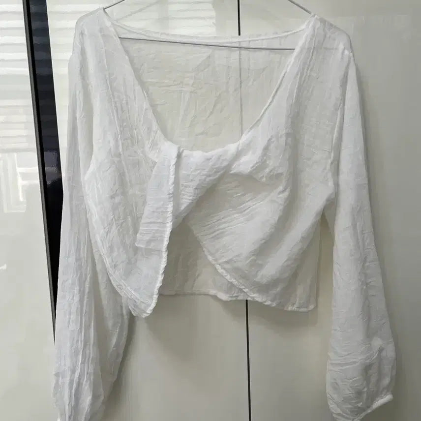 [BUNJANG] Twisted Blouse and Tank Top Set / 꼬임 블라우스 나시 세트