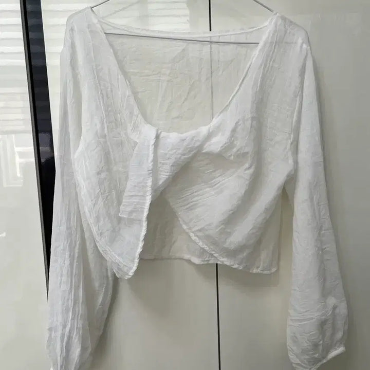 [BUNJANG] Twisted Blouse and Tank Top Set / 꼬임 블라우스 나시 세트