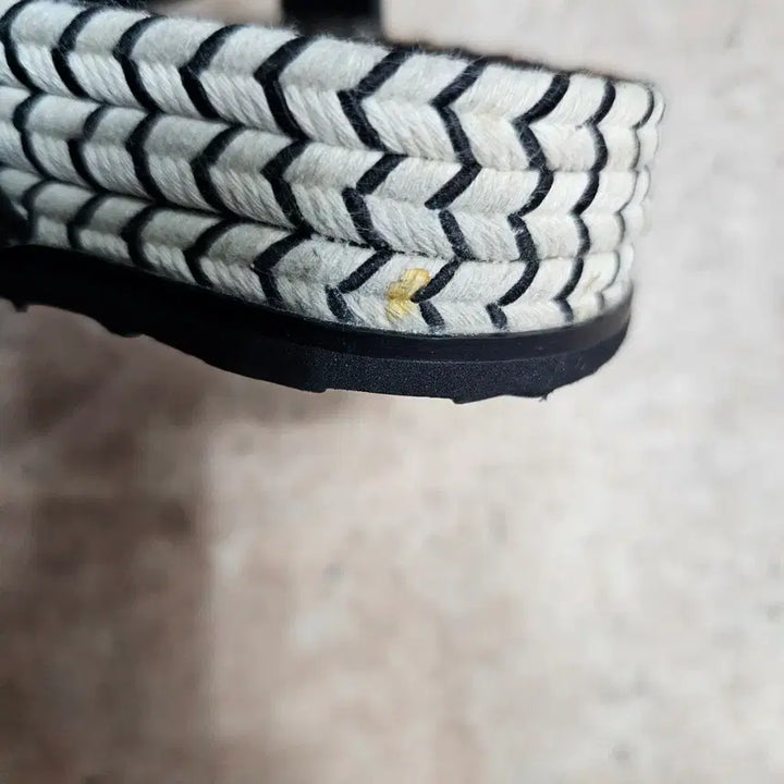 [BUNJANG] SUECOMMA BONNIE Leather Knotted Espadrille Sandals / [SUECOMMA BONNIE] 슈에뜨코메바니 가죽 매듭 에스파드류 샌