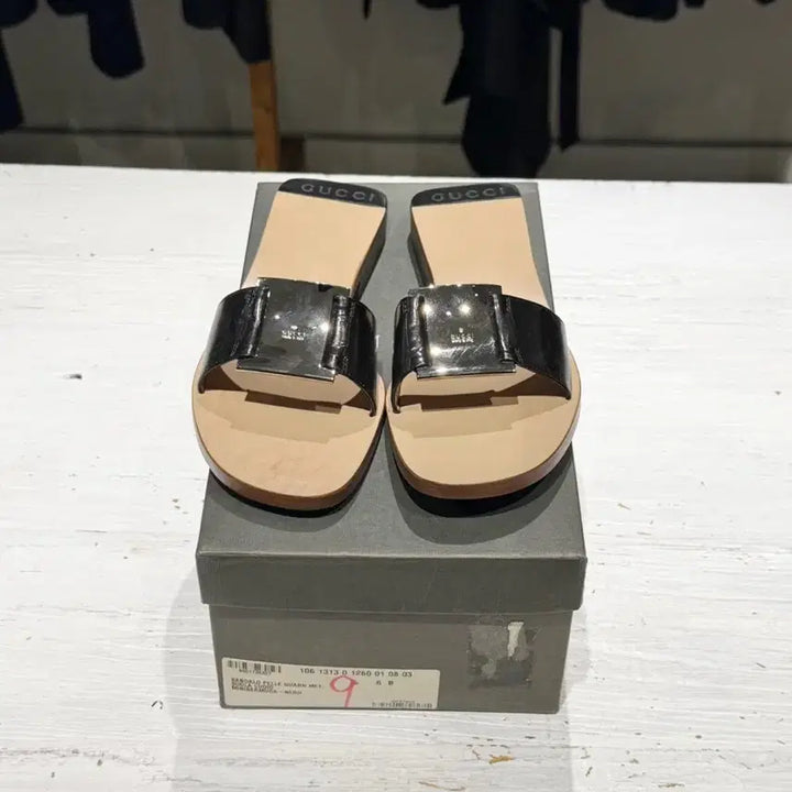 [BUNJANG] Gucci Metal Logo Leather Slide Sandals / 구찌 메탈 로고 레더 슬라이드 샌들