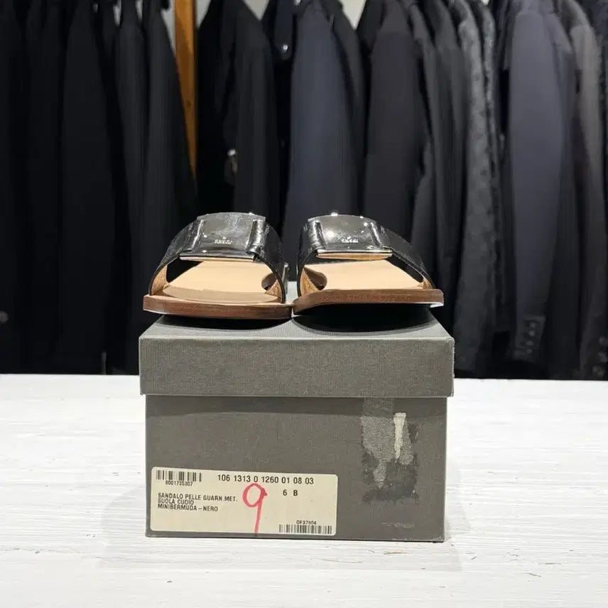 [BUNJANG] Gucci Metal Logo Leather Slide Sandals / 구찌 메탈 로고 레더 슬라이드 샌들