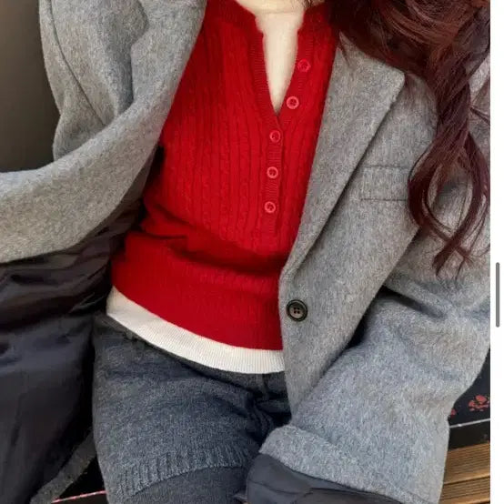 [BUNJANG] Noir Layered Henley Neck Signature Cable Knit / 노이어 레이어드 헨리넥 스그니처 케이블니트