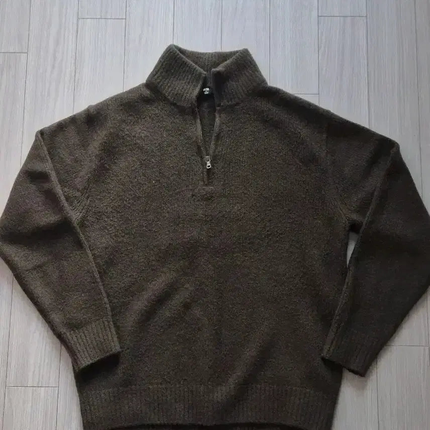 [BUNJANG] Uniqlo Khaki Half-Zip Knit Sweater / 유니클로 카키색 하프집업 니트 스웨터
