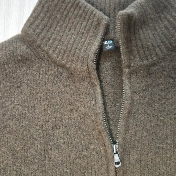 [BUNJANG] Uniqlo Khaki Half-Zip Knit Sweater / 유니클로 카키색 하프집업 니트 스웨터