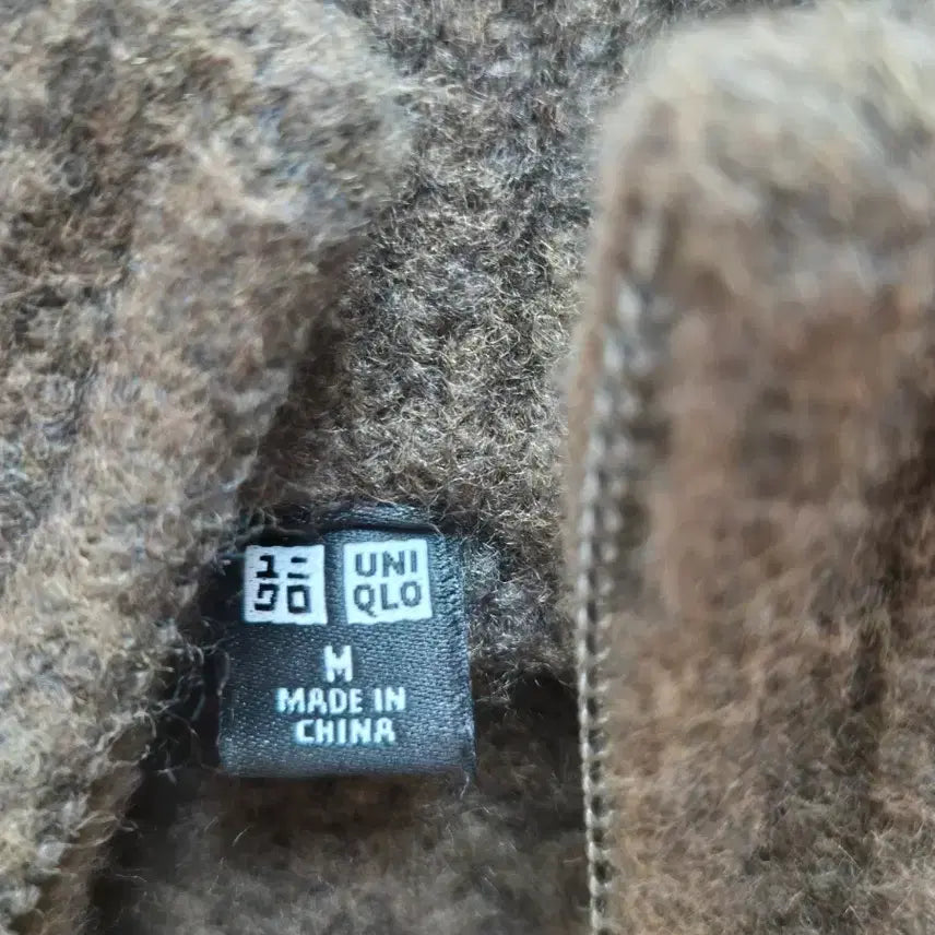 [BUNJANG] Uniqlo Khaki Half-Zip Knit Sweater / 유니클로 카키색 하프집업 니트 스웨터