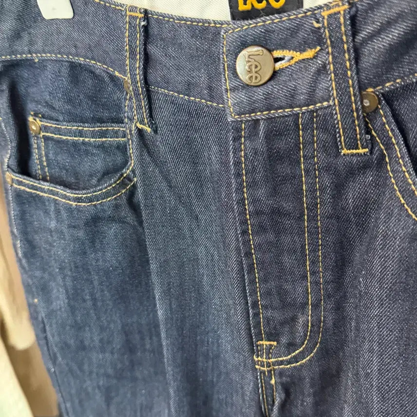 [BUNJANG] Lee Cordura Mid-Wash Denim Jeans / [택포] [28] Lee 코듀라 중청 데님 청바지