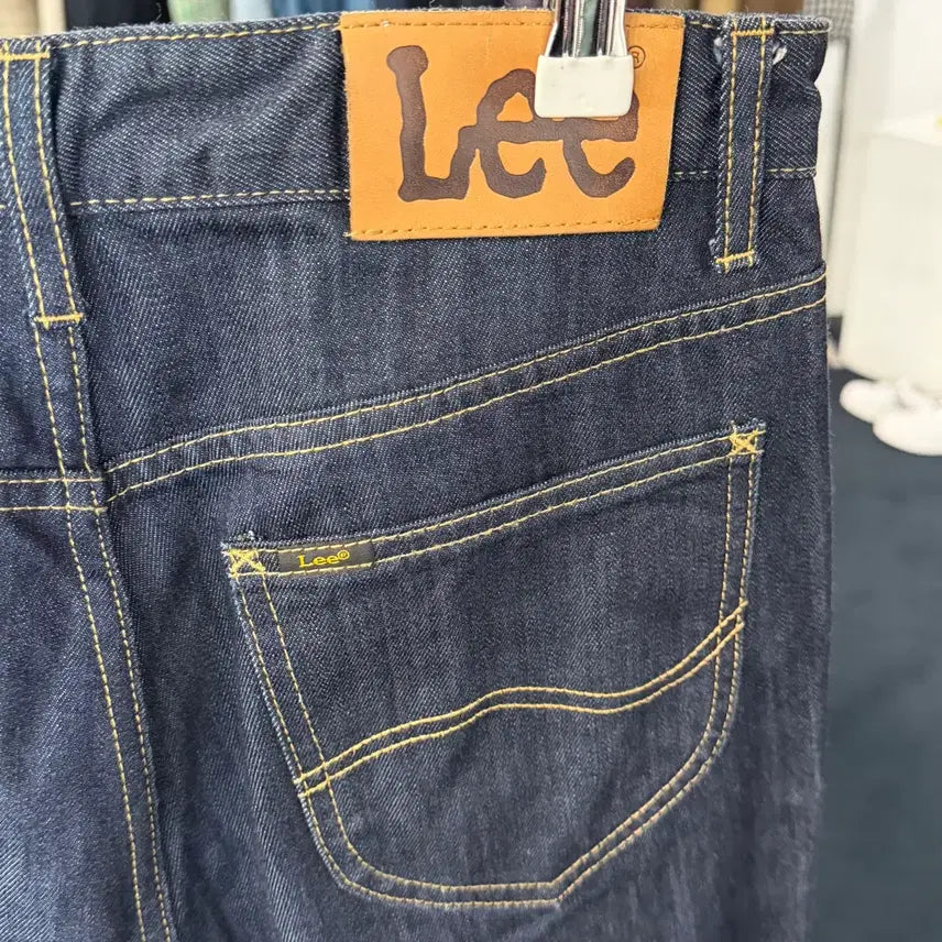 [BUNJANG] Lee Cordura Mid-Wash Denim Jeans / [택포] [28] Lee 코듀라 중청 데님 청바지