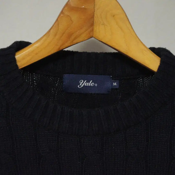 [BUNJANG] Yale Cable Knit Round Neck Sweater (Navy) / YALE 예일 꽈배기 라운드 니트 남성100