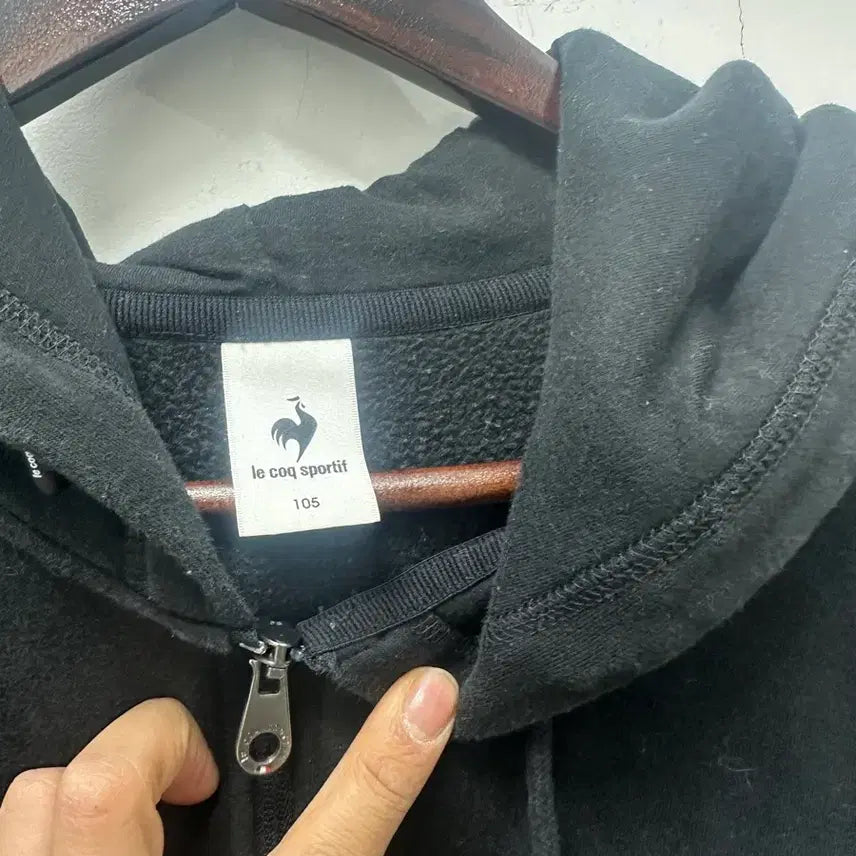 [BUNJANG] Le Coq Sportif Black Hooded Zip-up Jacket / [만원 아라비아빈티지]르꼬끄 스포르티브 블랙 후드 집업 105