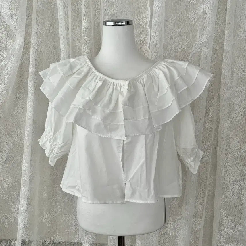 [BUNJANG] Freckle Frill Short Sleeve Blouse / F) 새상품 프레클 프릴 반팔 블라우스