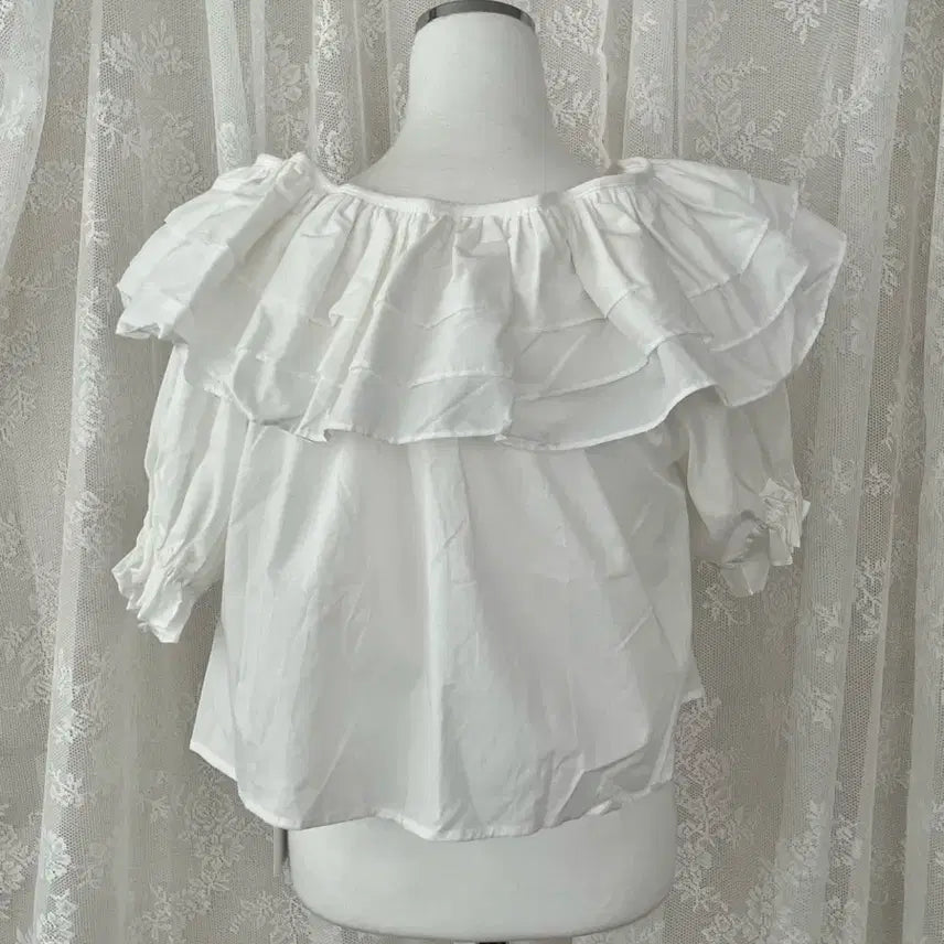 [BUNJANG] Freckle Frill Short Sleeve Blouse / F) 새상품 프레클 프릴 반팔 블라우스