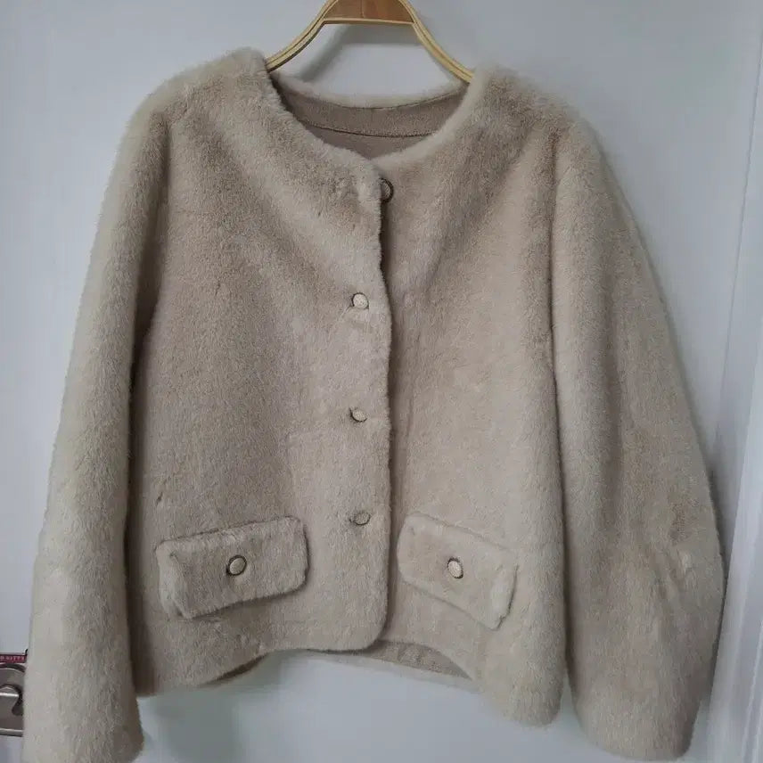 [BUNJANG] Ivory Round Neck Fur Jacket / 아이보리 퍼 자켓 라운드넥55~66반