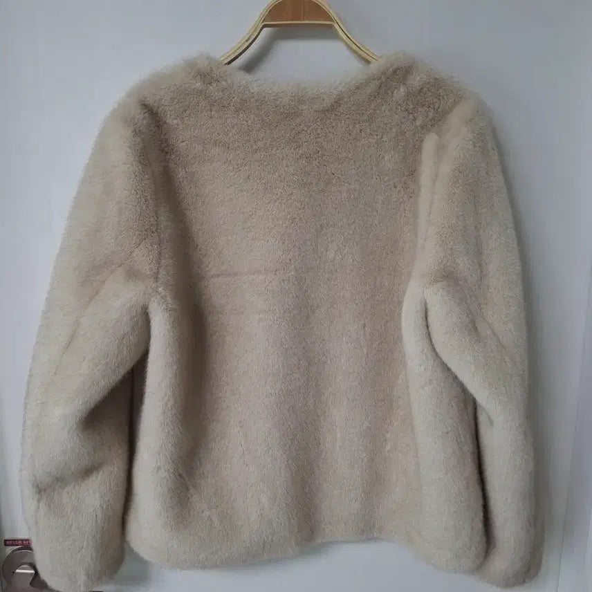 [BUNJANG] Ivory Round Neck Fur Jacket / 아이보리 퍼 자켓 라운드넥55~66반