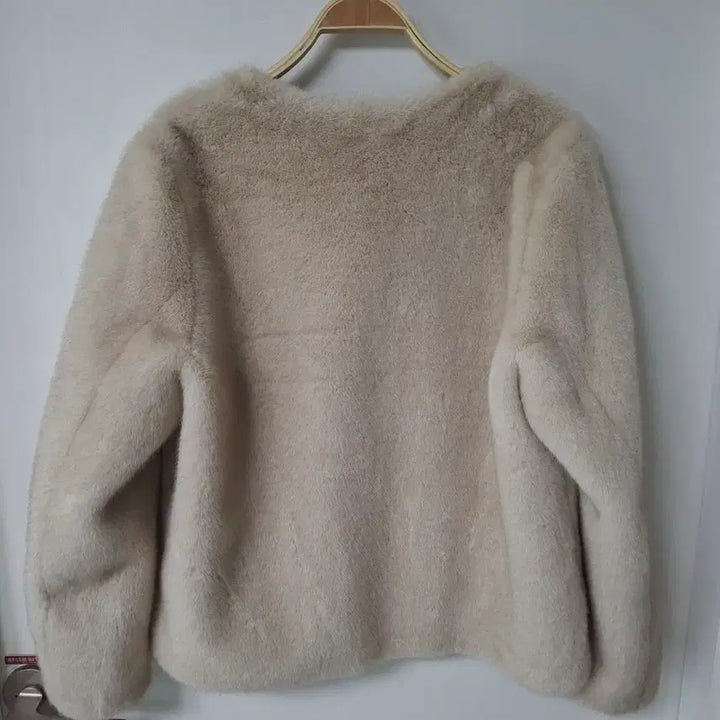 [BUNJANG] Ivory Round Neck Fur Jacket / 아이보리 퍼 자켓 라운드넥55~66반