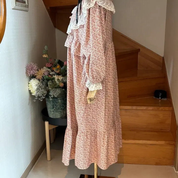 [BUNJANG] LUNALUZ Floral Lace Long Dress / 플라워 레이스 롱 원피스. LUNALUZ