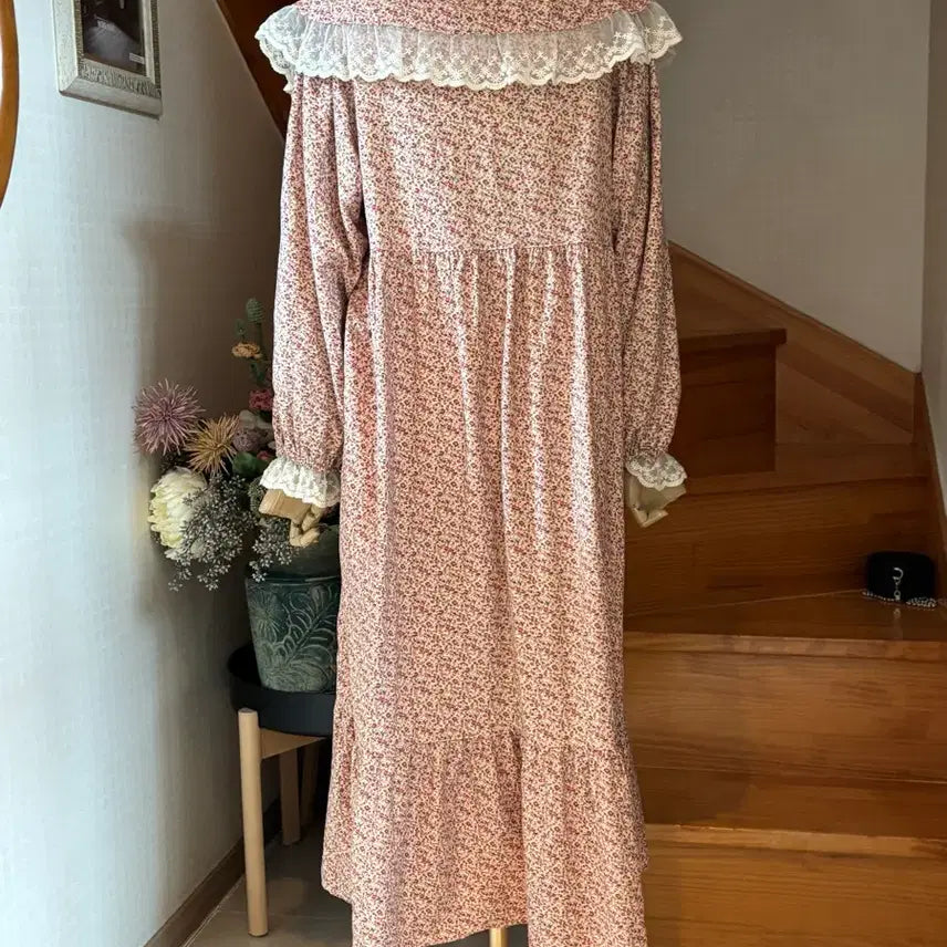 [BUNJANG] LUNALUZ Floral Lace Long Dress / 플라워 레이스 롱 원피스. LUNALUZ