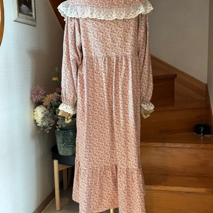 [BUNJANG] LUNALUZ Floral Lace Long Dress / 플라워 레이스 롱 원피스. LUNALUZ