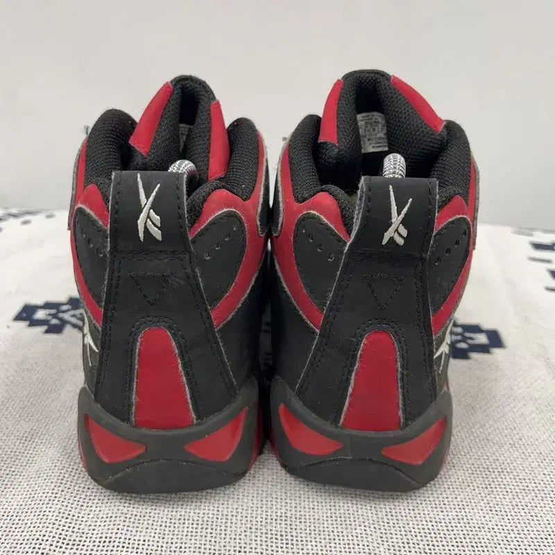 [BUNJANG] Reebok Kamikaze 1 Mid Basketball Shoes (230) E02804 / 리복 카미카제 1 미드 농구화 230 E02804