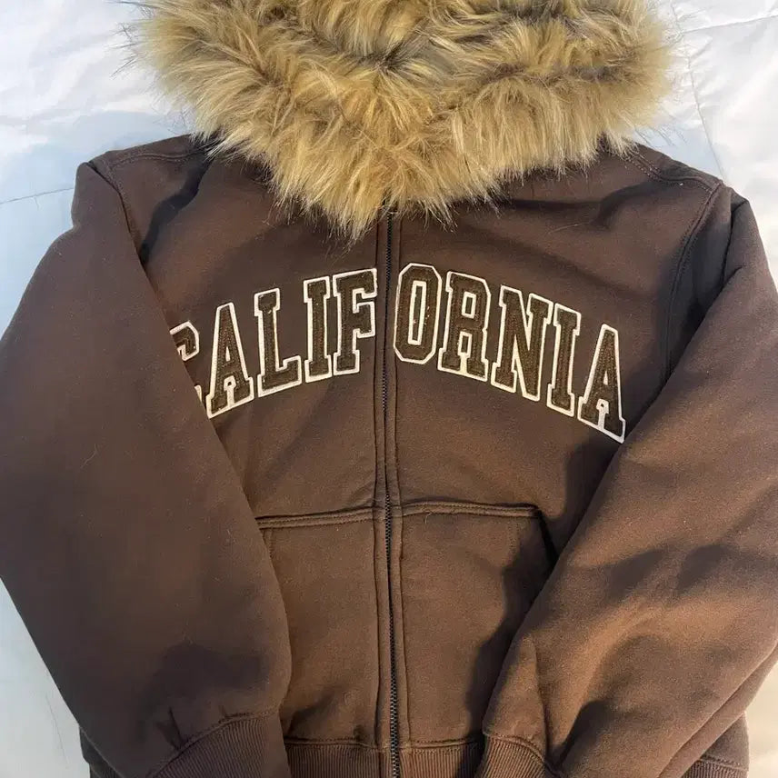 [BUNJANG] Who.A.U Faux Fur Boa Hooded Zip-up / 후아유 캘리포니아 퍼 털모자 후드집업