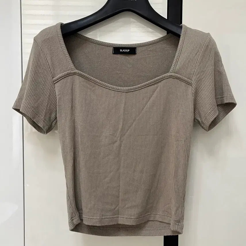 [BUNJANG] Blackup Square Neck Ribbed Short Sleeve T-Shirt / 블랙업 스퀘어넥 골지 반팔 티셔츠