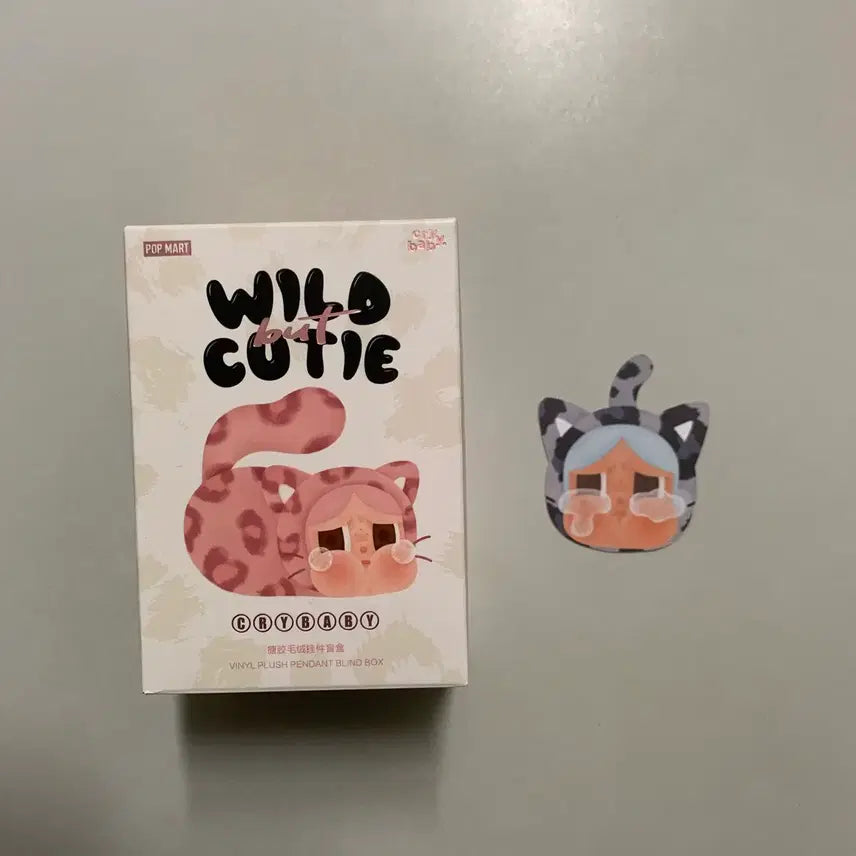 [BUNJANG] Crybaby Leopard Neko Series White Denim &amp; Neon Figure / 미개봉/정가이하) 크라이베이비 표범 냥이 표냥이 화이트 데님 카모 네온