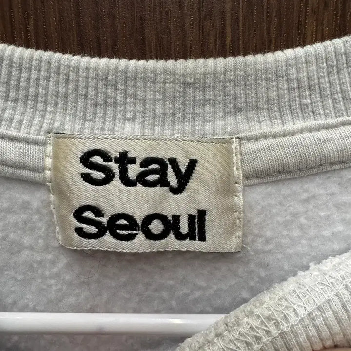 [BUNJANG] StaySeoul Sweatshirt / stayseoul 스테이서울 맨투맨 free