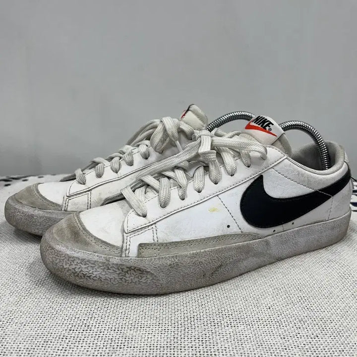 [BUNJANG] Nike Blazer Low 77 Sneakers Shoes 250 / 나이키 블레이저 로우 77 스니커즈 신발 250 E02808