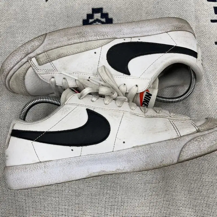 [BUNJANG] Nike Blazer Low 77 Sneakers Shoes 250 / 나이키 블레이저 로우 77 스니커즈 신발 250 E02808