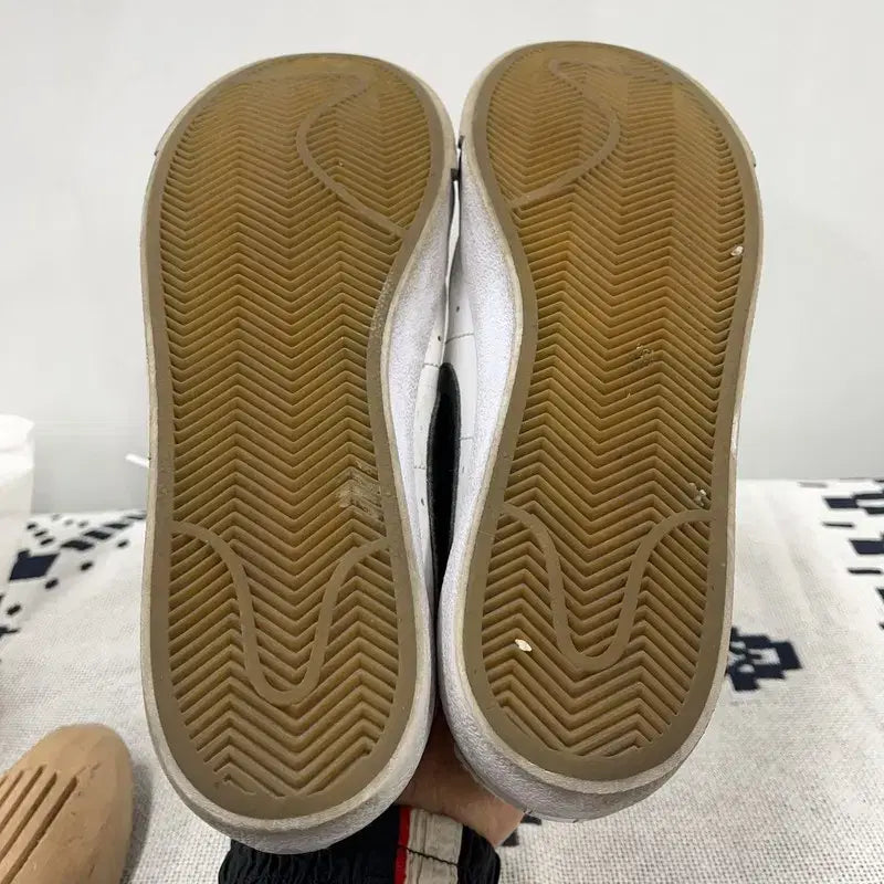 [BUNJANG] Nike Blazer Low 77 Sneakers Shoes 250 / 나이키 블레이저 로우 77 스니커즈 신발 250 E02808