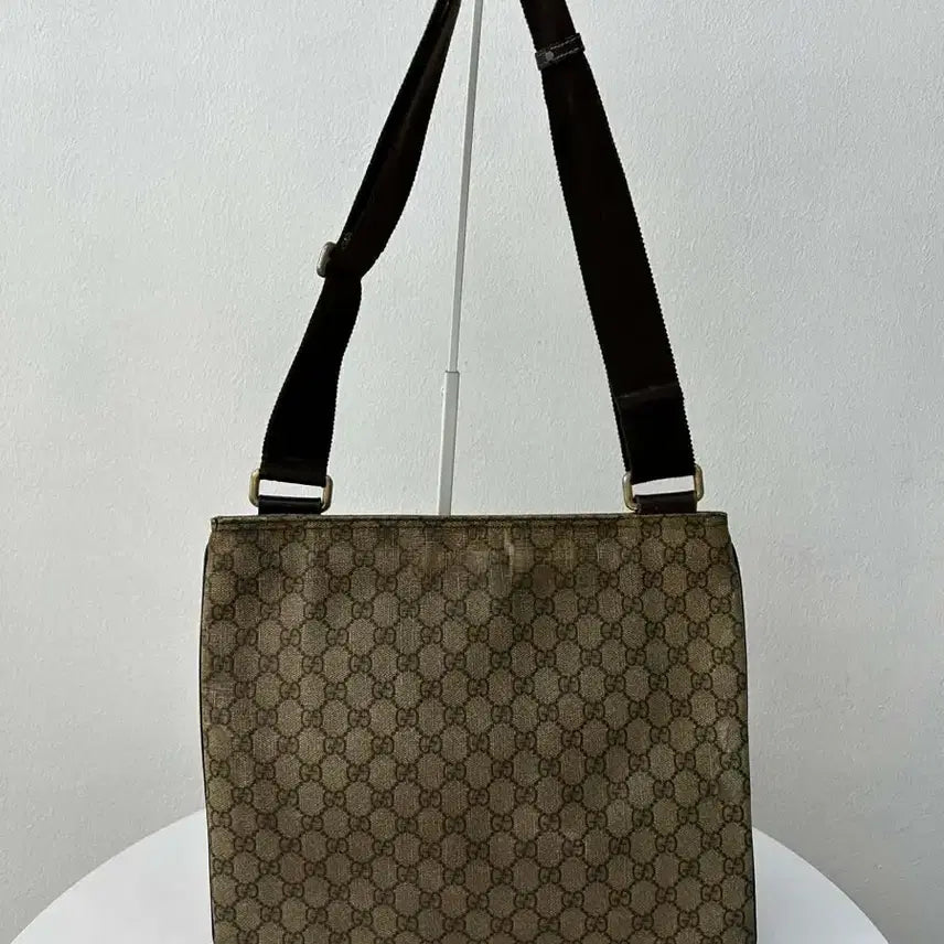 [BUNJANG] Gucci GG Canvas Messenger Shoulder Bag / 구찌 GG캔버스 메신저 숄더백 크로스백