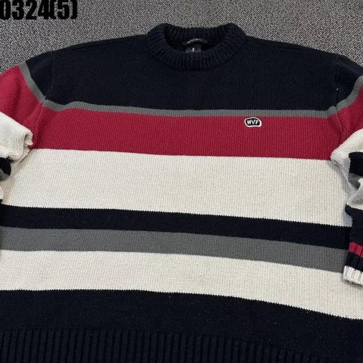 [SOLD OUT] WVP 스트라이프 패턴 니트 스웨터s 실측l 0321
