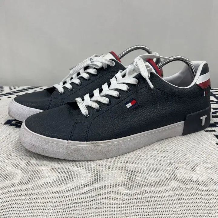 [BUNJANG] Tommy Hilfiger Red Wheel Sneakers Shoes 290 / 타미힐피거 레즈 휠 스니커즈 신발 290 E02811