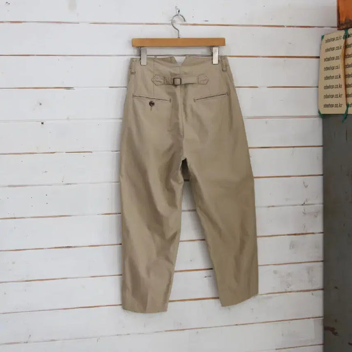[BUNJANG] RNA Sinchback Cutting Chino Pants (Women&