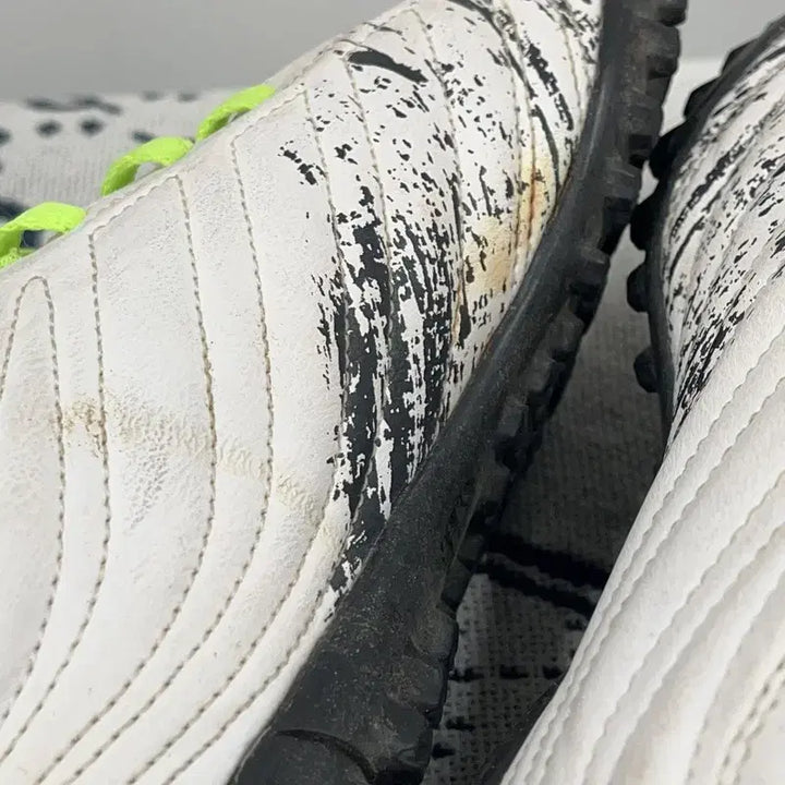 [BUNJANG] Adidas Copa 20.4 TF Soccer Cleats (235) / 아디다스 아디다스 코파 20.4 TF 축구화 235 E02812