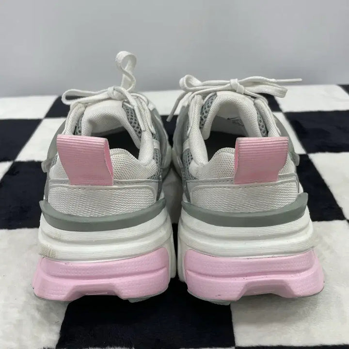 [BUNJANG] Nike V2K Run Light Pumice Pink Sneakers / 209) 나이키 V2K 런 라이트 퍼미스 핑크 240mm