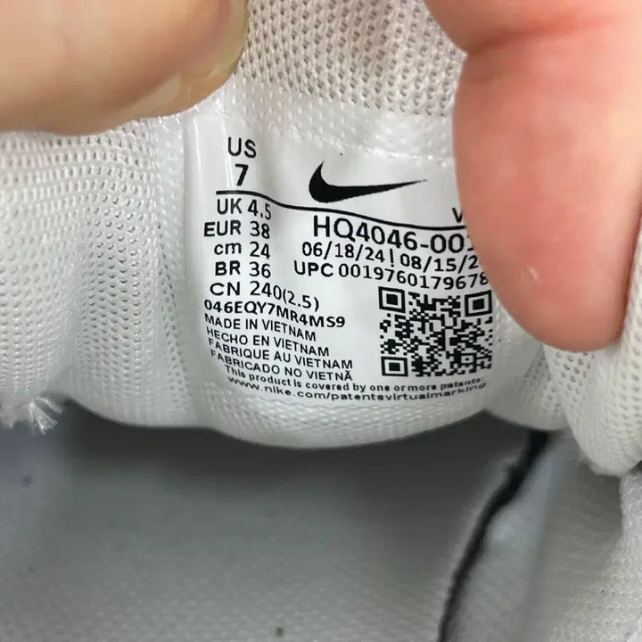 [BUNJANG] Nike V2K Run Light Pumice Pink Sneakers / 209) 나이키 V2K 런 라이트 퍼미스 핑크 240mm